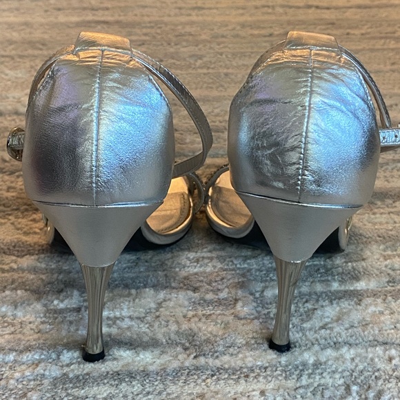 Linea Paolo Silver studded heels !! - Picture 4 of 6